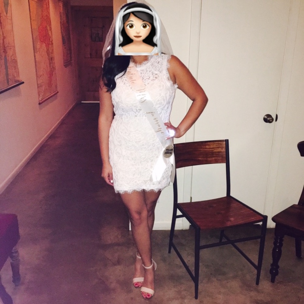 WHITE cocktail dress 👰🏻