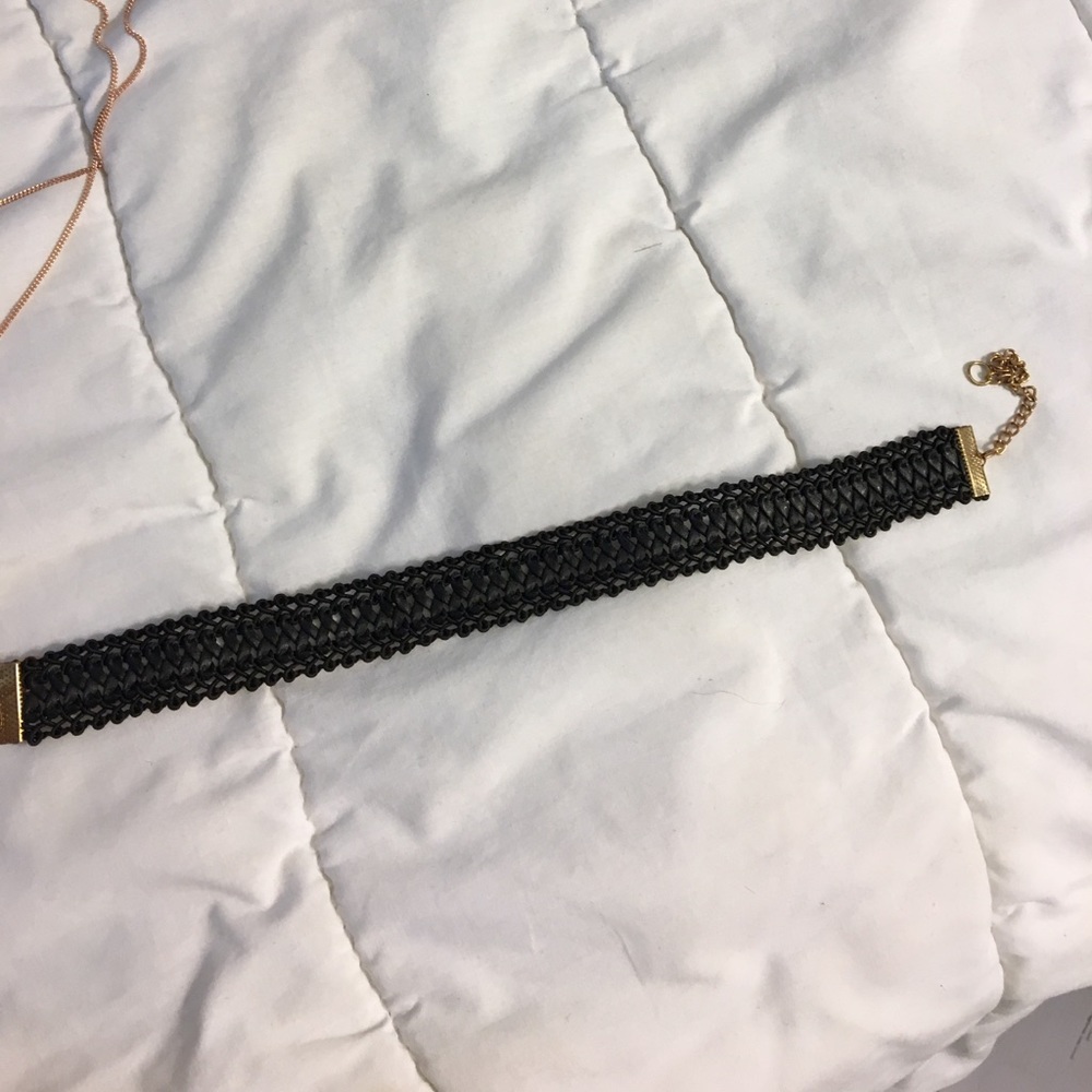 FOUR CHOKERS!