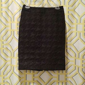 Black Houndstooth textured pencil skirt