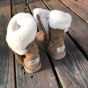 Uggs girls boots