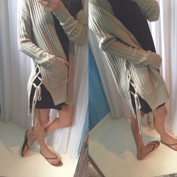 🕙 sold out Gray Lace-up Cardigan - Picture 3 of 4