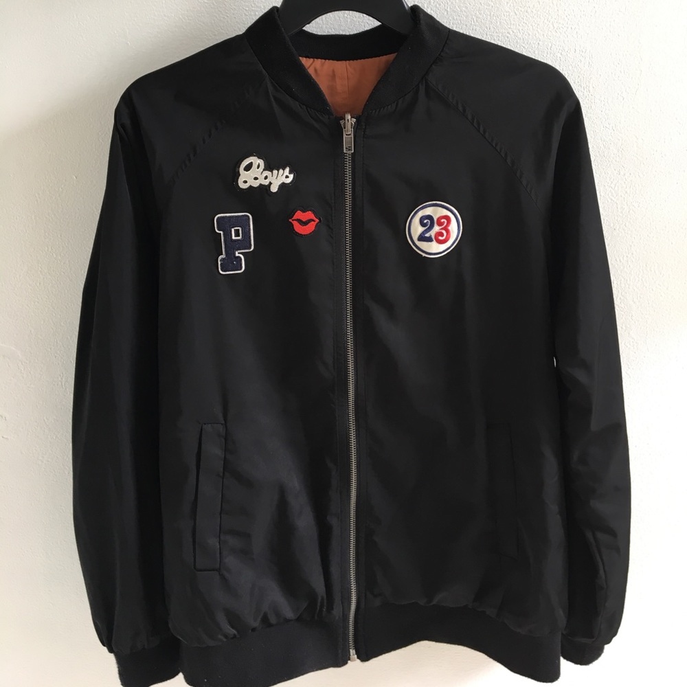 Reversible bomber jacket