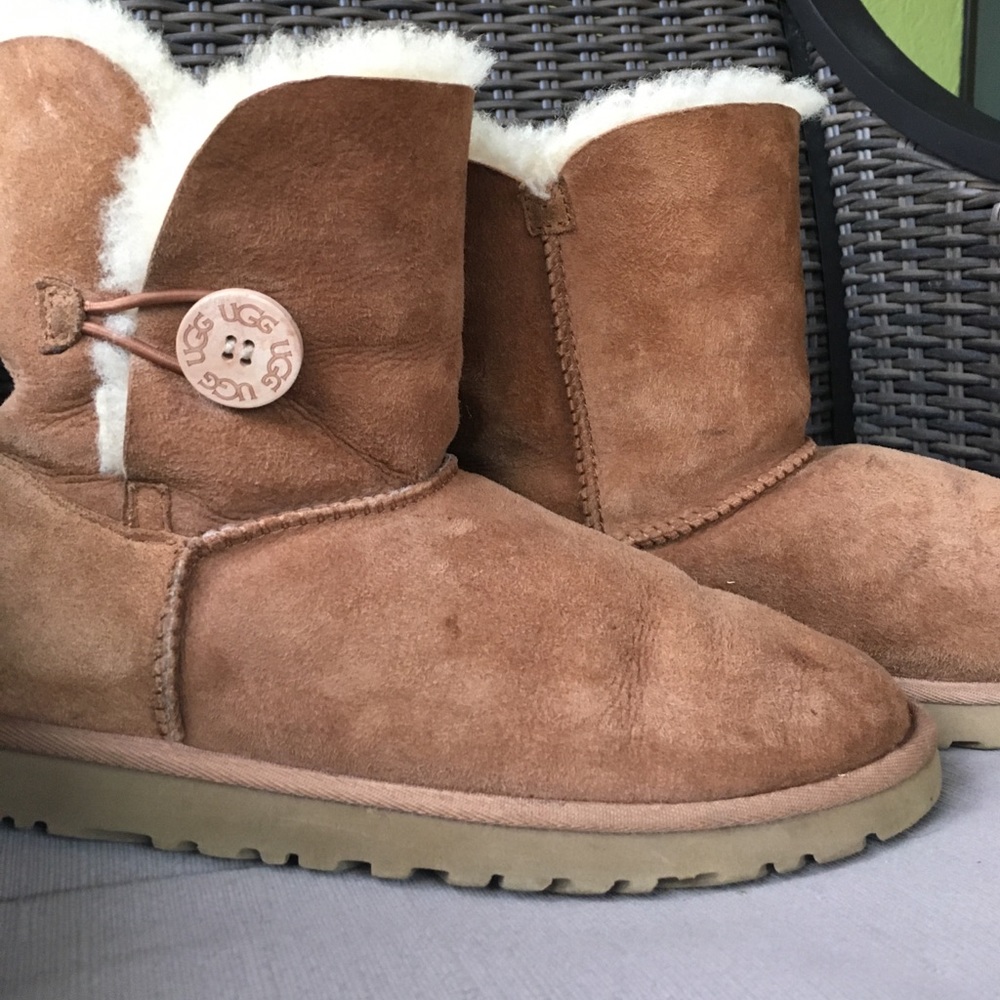 Bailey button uggs
