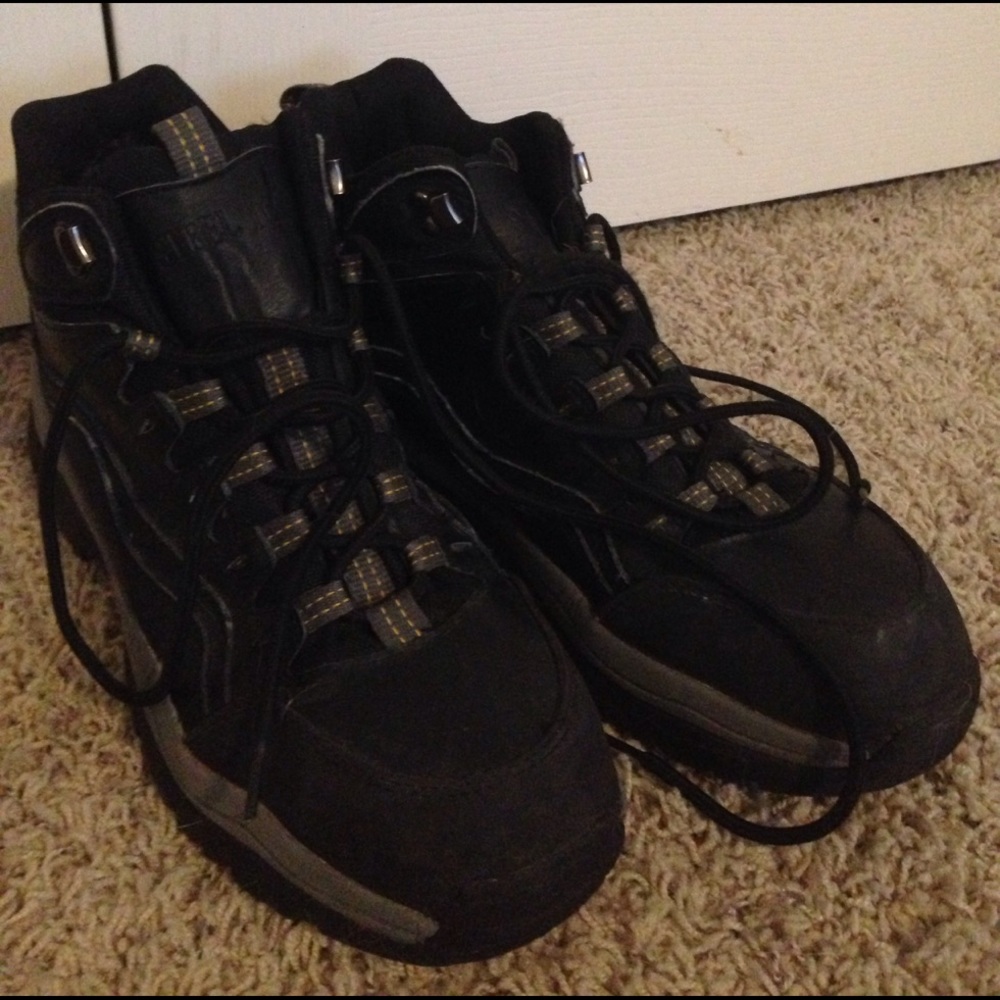 Men's steal toe boots