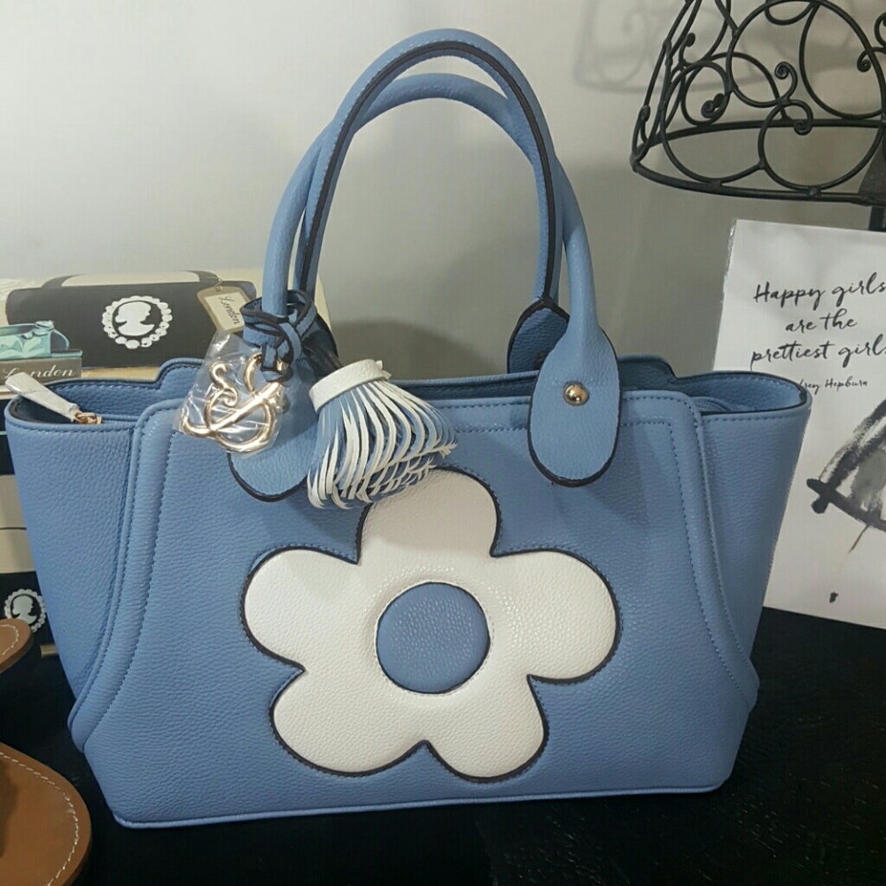 Nwot baby blue and white with white flower - Picture 2 of 4