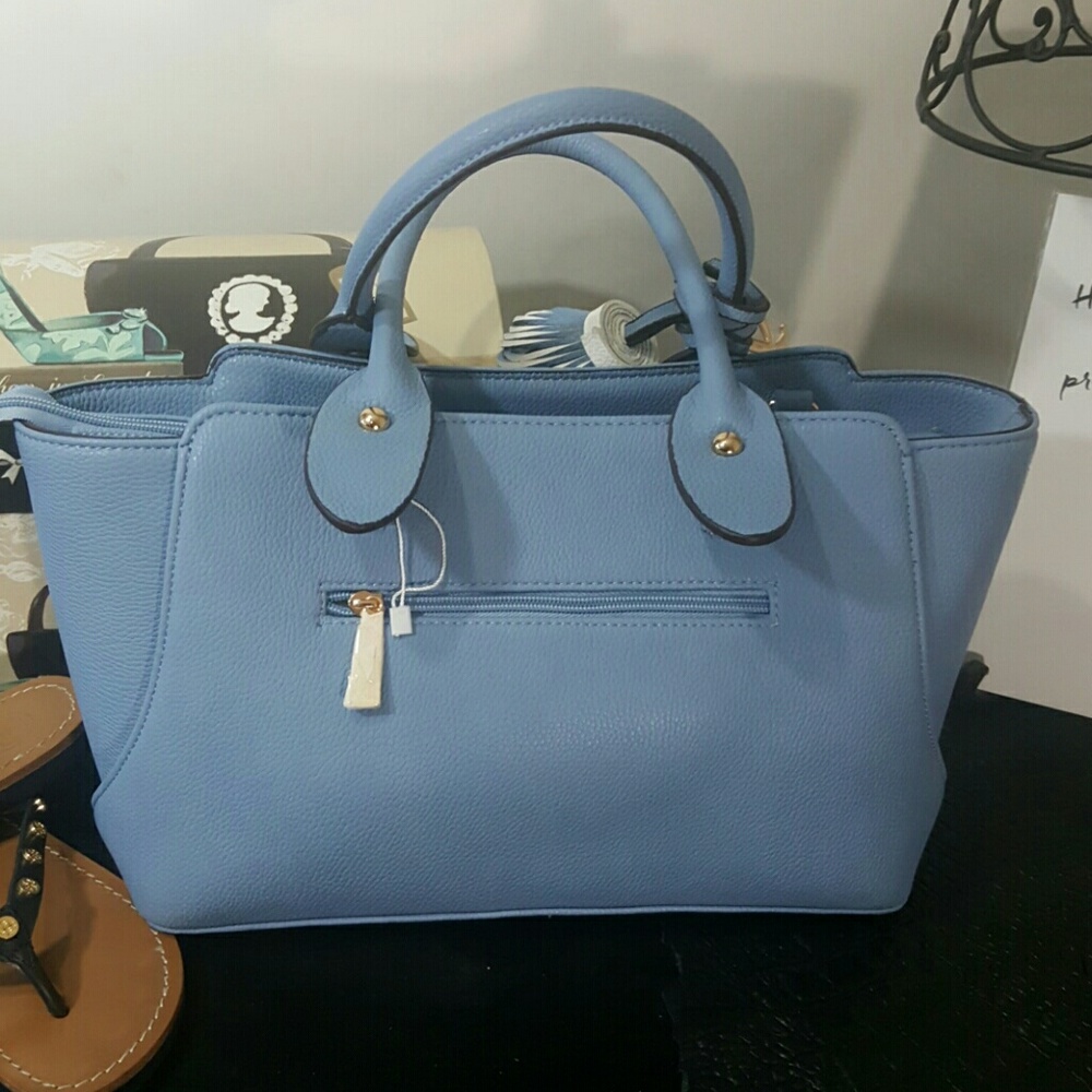 Nwot baby blue and white with white flower - Picture 3 of 4