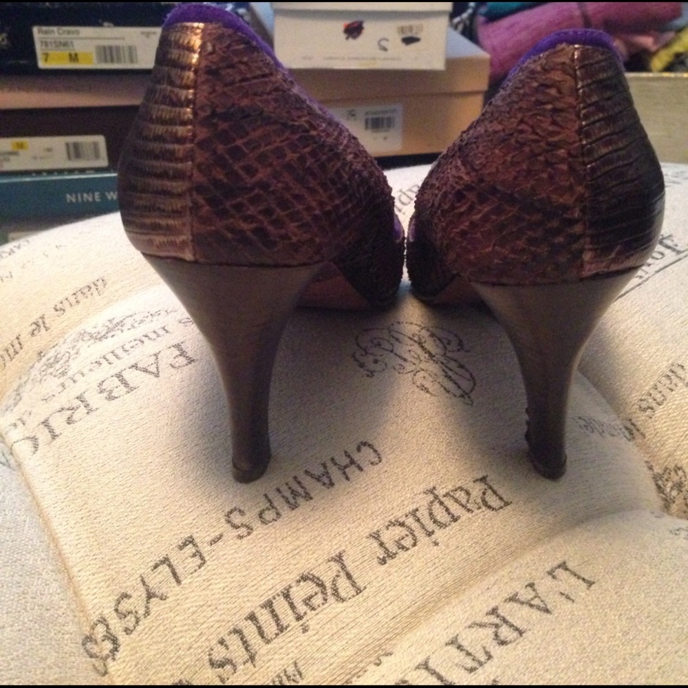 Kenneth Cole bronze and purple heels size 7 - Picture 3 of 4