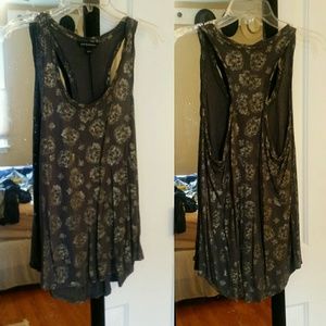 Gold skull pattern racerback tank