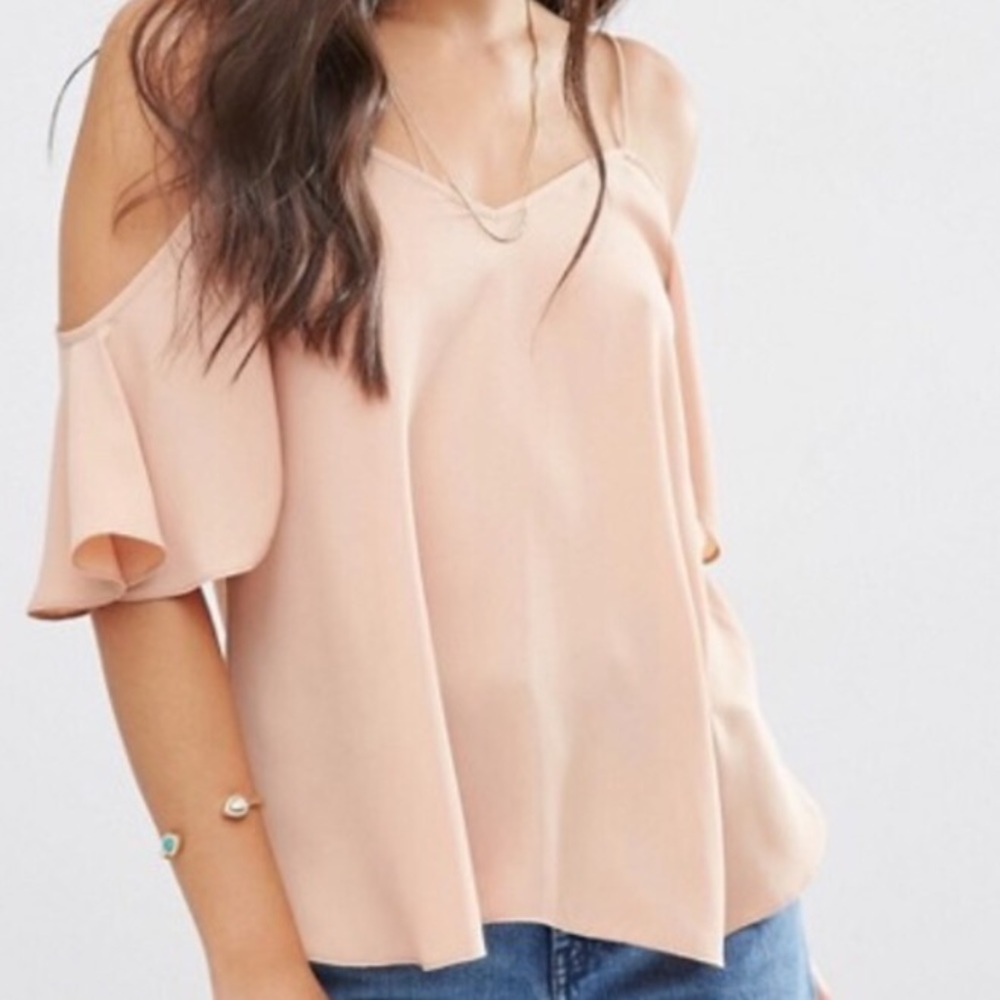 🆕 nude off the shoulder Cami