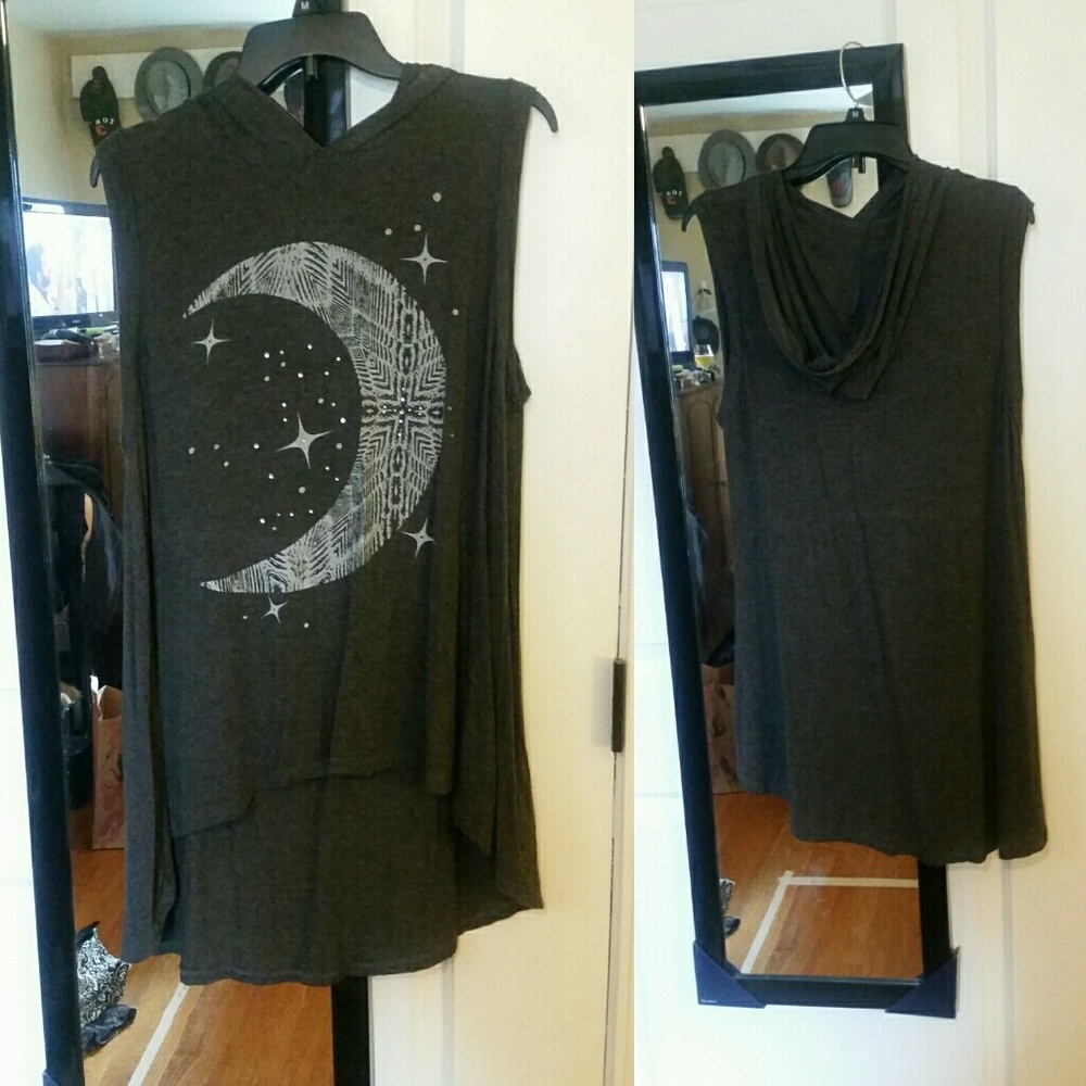 Hooded high-low moon tank top