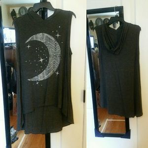 Hooded high-low moon tank top