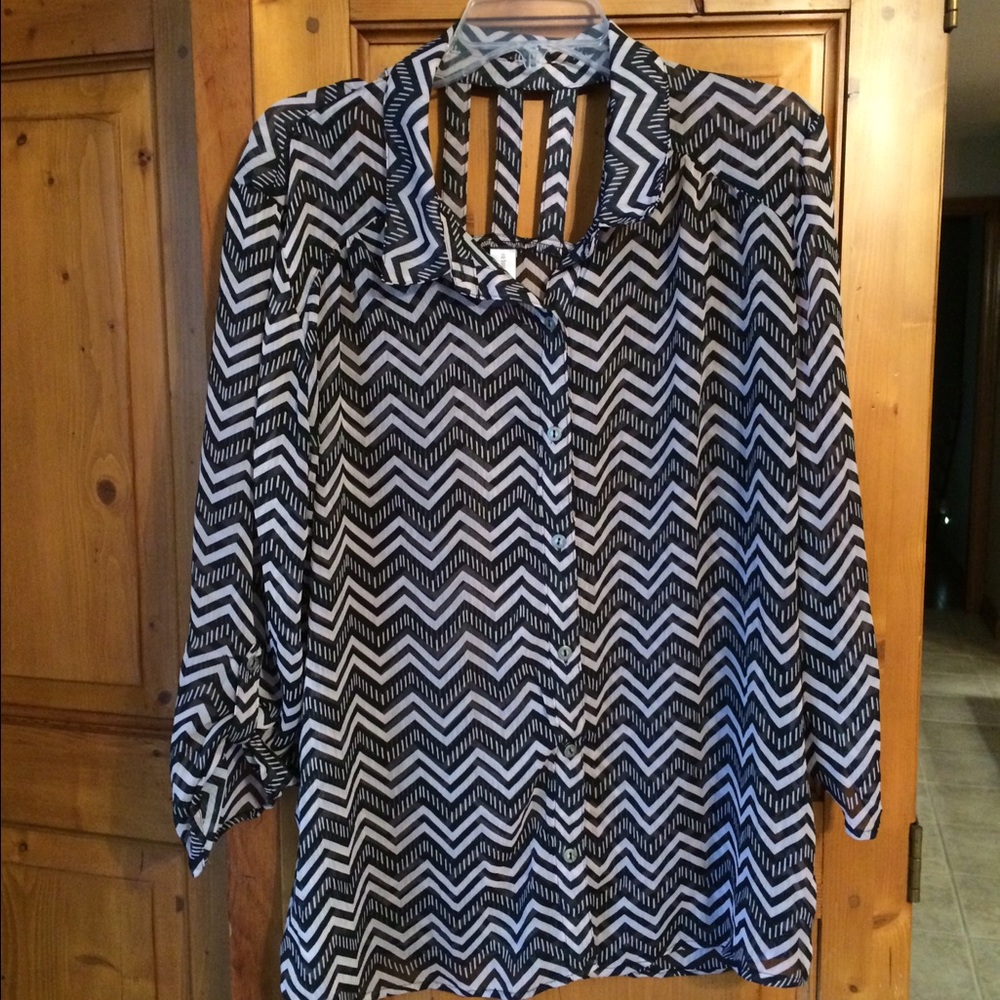 Black/tan long sleeve blouse size XXL