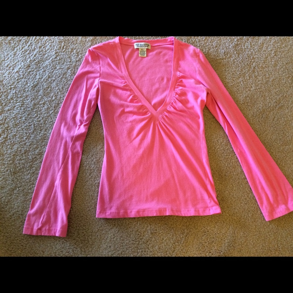 Bright pink V-neck top. 💕💕 Like new!!