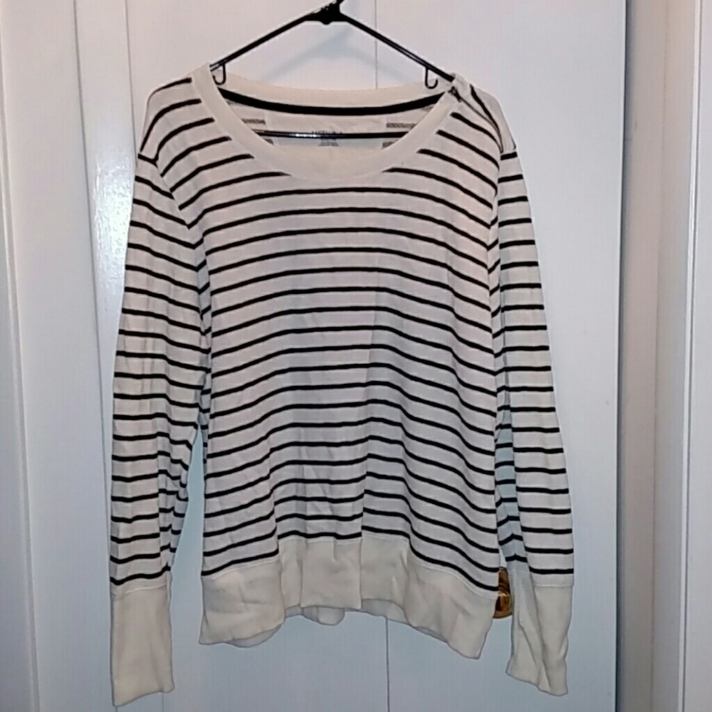 Merona XXL White and black sweater