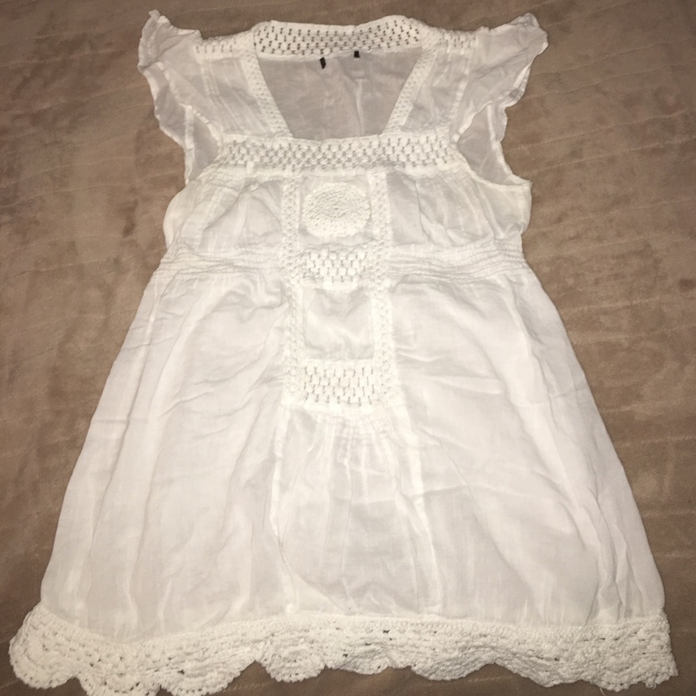 White linen baby doll top. Size small.