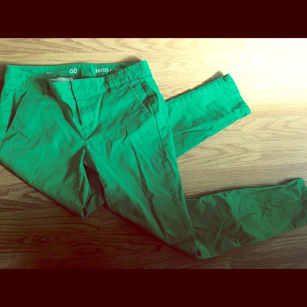 ‼️LAST CHANCE ‼️Bright green gap capris