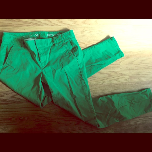 ‼️LAST CHANCE ‼️Bright green gap capris - Picture 1 of 3