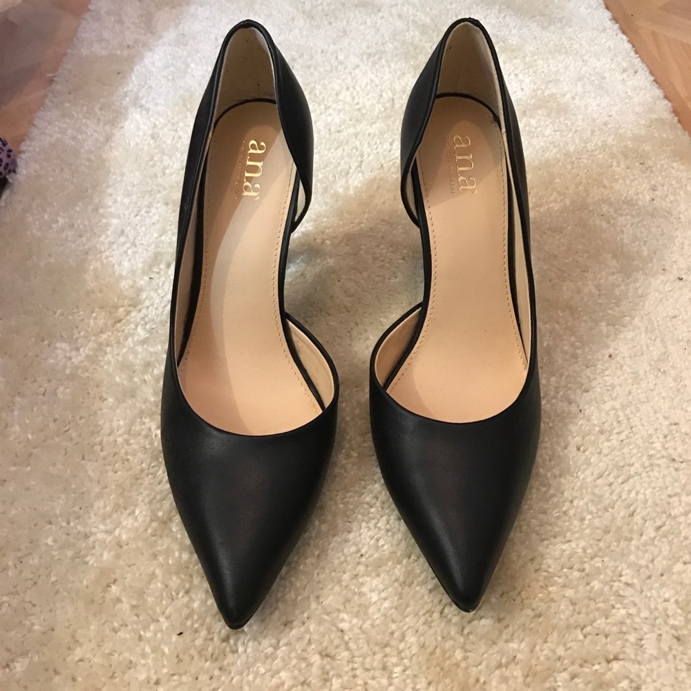 Women's shoe dress pump  3 inch heel size 8 1/2
