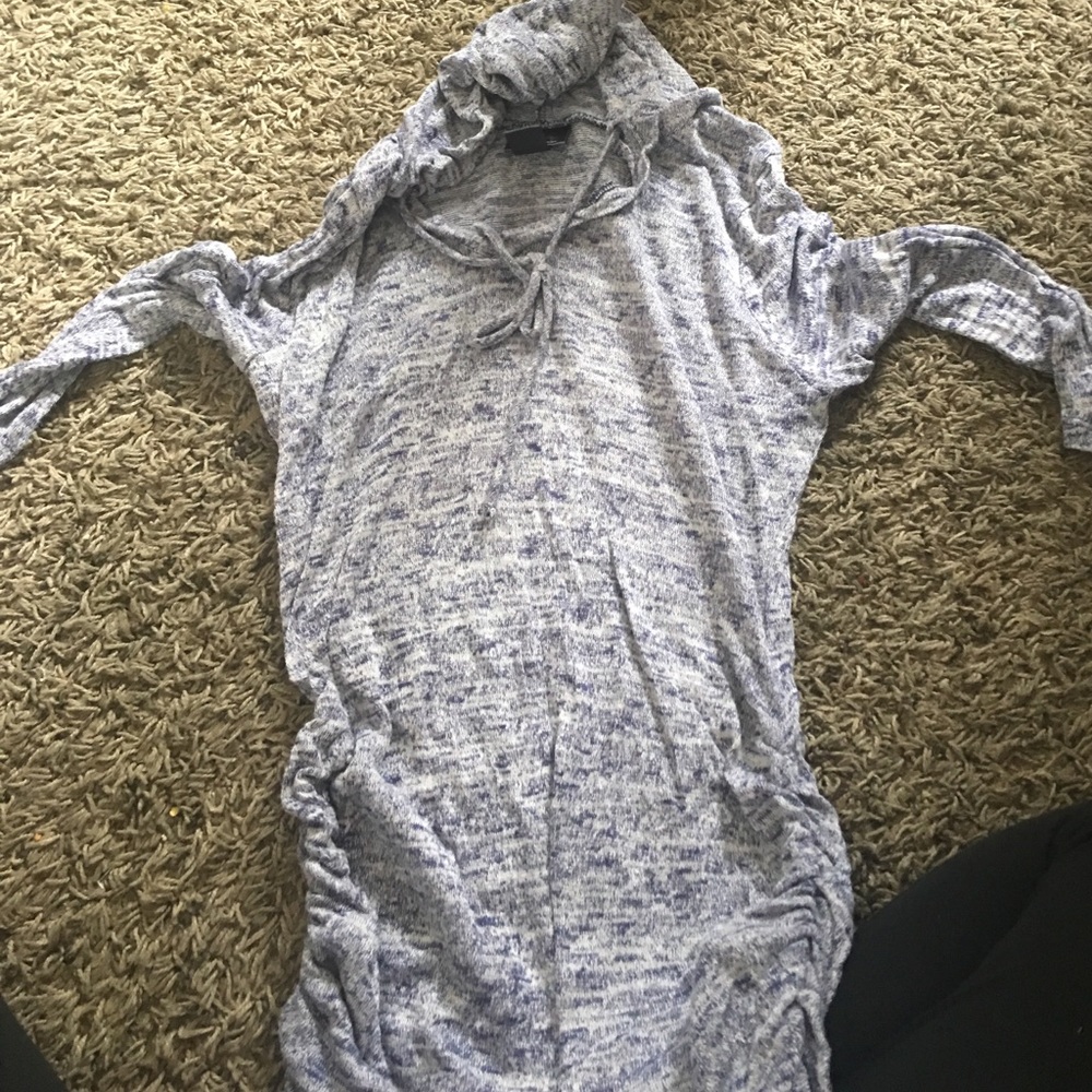 Blue mid sleeve thin , maternity pullover..