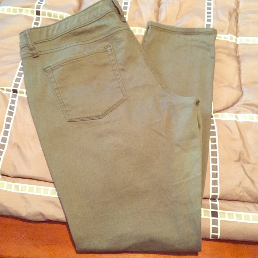 Regular Olive Jeans