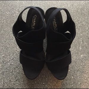 BLACK WEDGED SHOES
