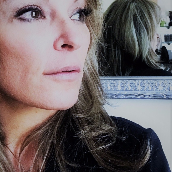 Meet your Posher, Robyn - Picture 2 of 2