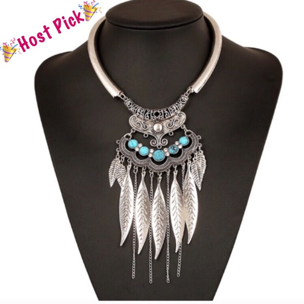 🎉HP🎉🌟Boho Fashion Feather Necklace/Choker🌟