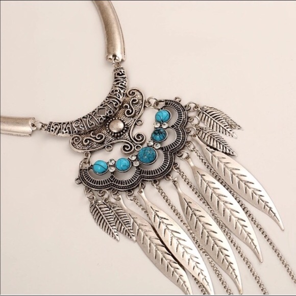 🎉HP🎉🌟Boho Fashion Feather Necklace/Choker🌟 - Picture 2 of 3