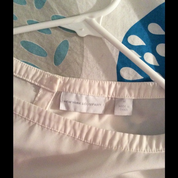 New York and Co. 100% polyester 3/4 length sleeve - Picture 3 of 5