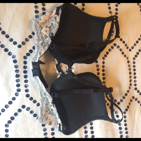Like NEW Victoria's Secret Push-up bra - Picture 3 of 4