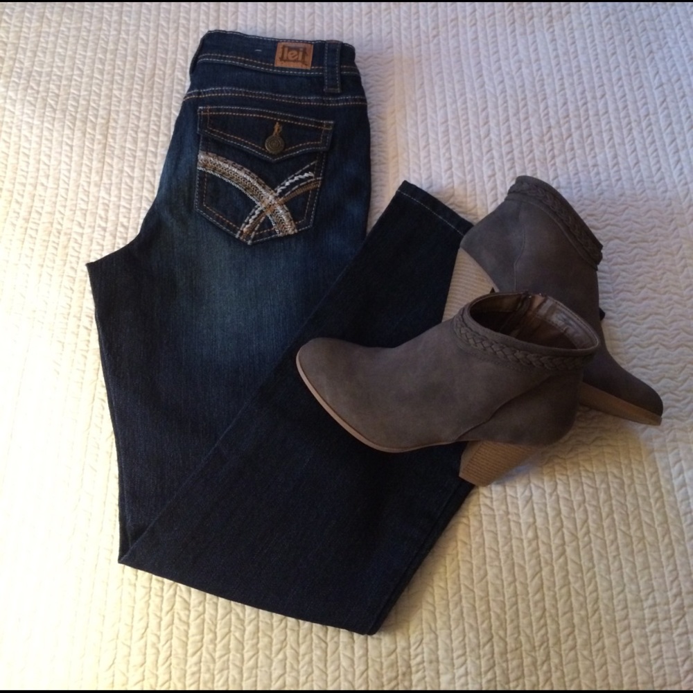 LEI Sophia Hipster Flare Jeans