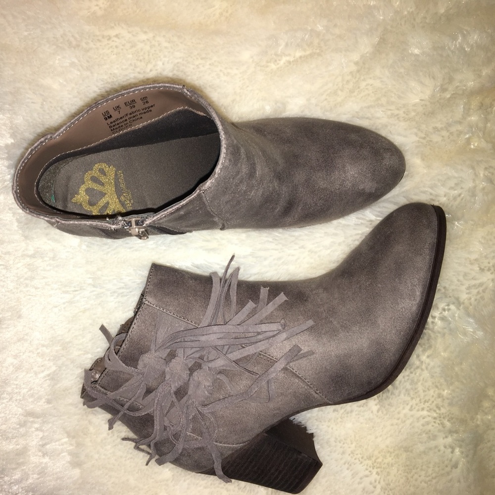 Fergalicious Doe booties