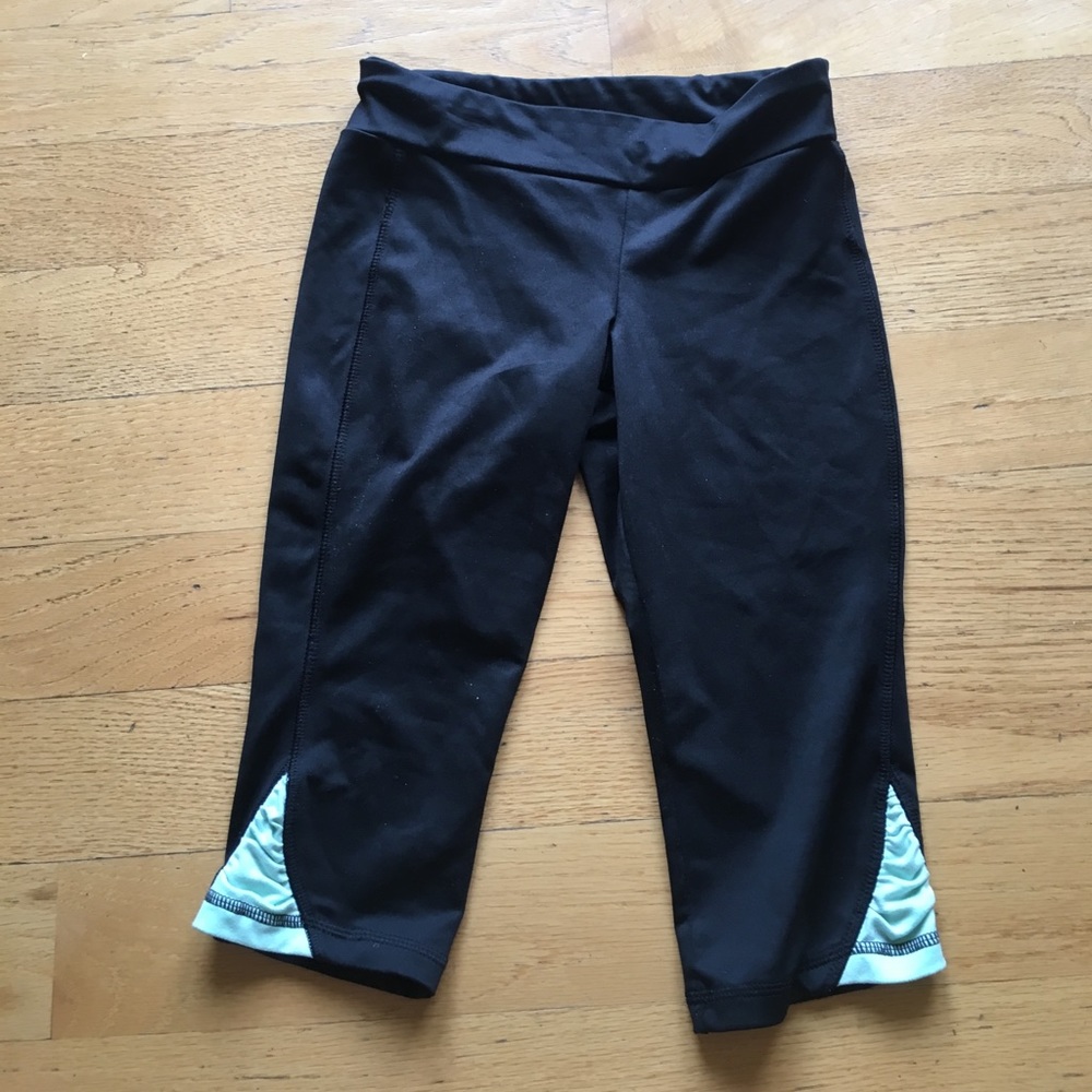 old navy knee length leggings