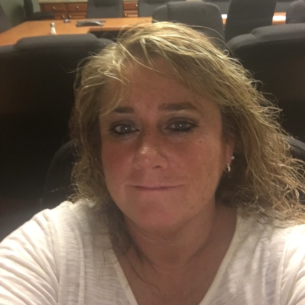 Meet your Posher, Lorrie