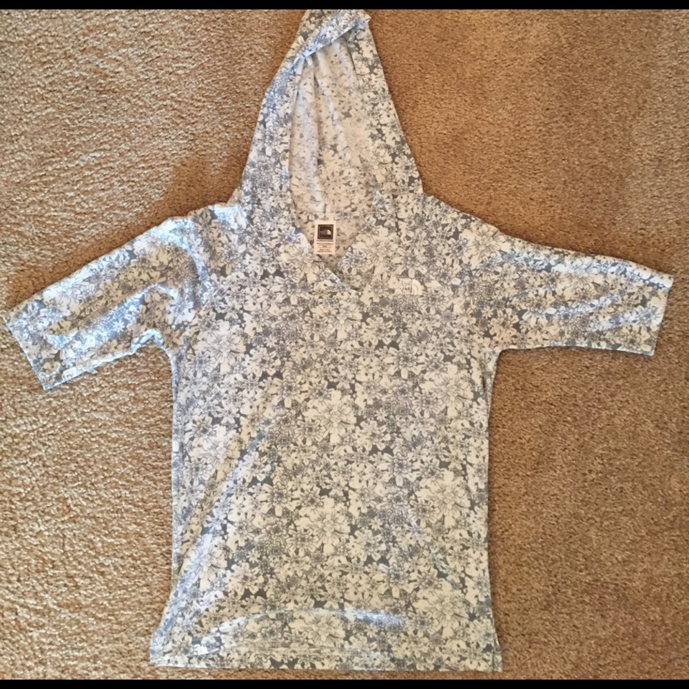 Women's The NorthFace short sleeve hoodie- M