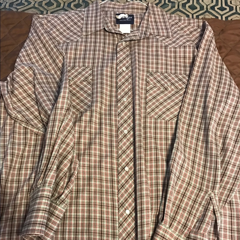 Wrangler xl pearl snap button down
