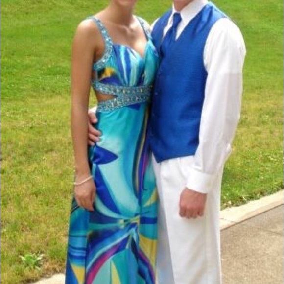 Alyce Designs Gown with beautiful back - Picture 1 of 4