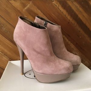 Steve Madden Chelseey Blush Suede Booties