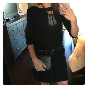 Loose black linen shift dress w/ 3/4 length sleeve