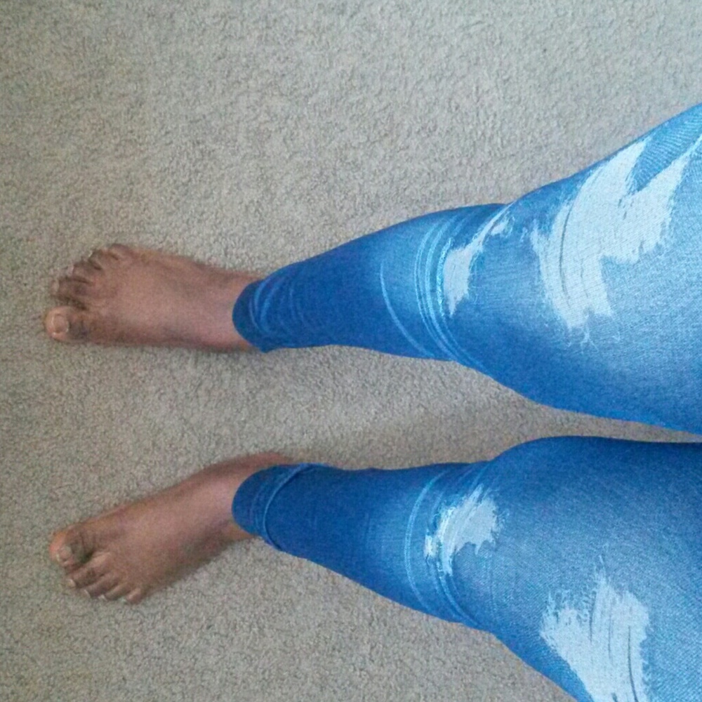 SOLD......Skinny Leggings, Denim Style - Picture 2 of 4