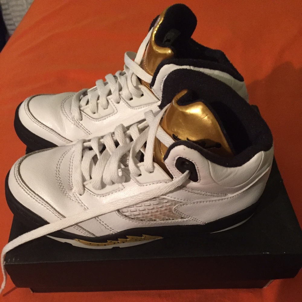 2pairs of Jordan's
