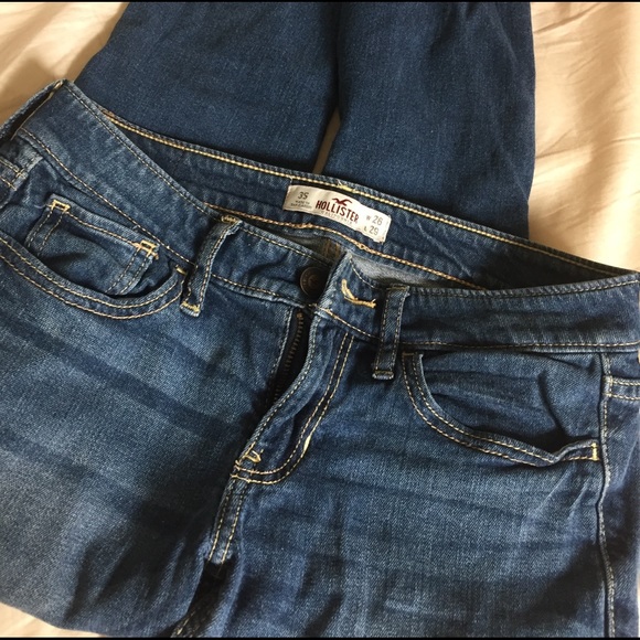 [SOLD] Hollister Super Skinny Jeans (Short) - Picture 2 of 3