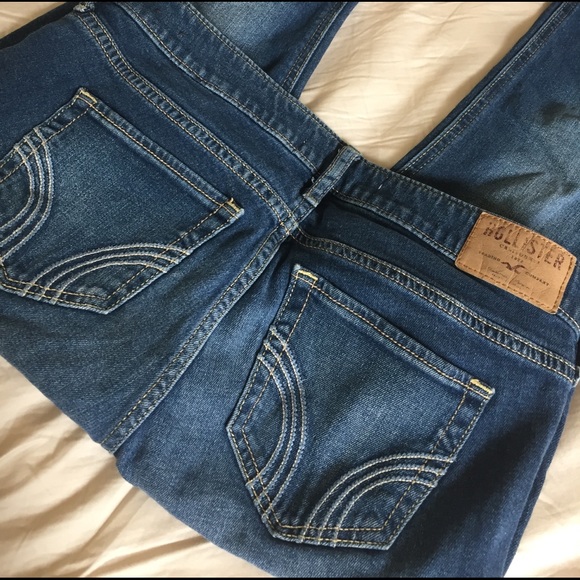 [SOLD] Hollister Super Skinny Jeans (Short) - Picture 3 of 3