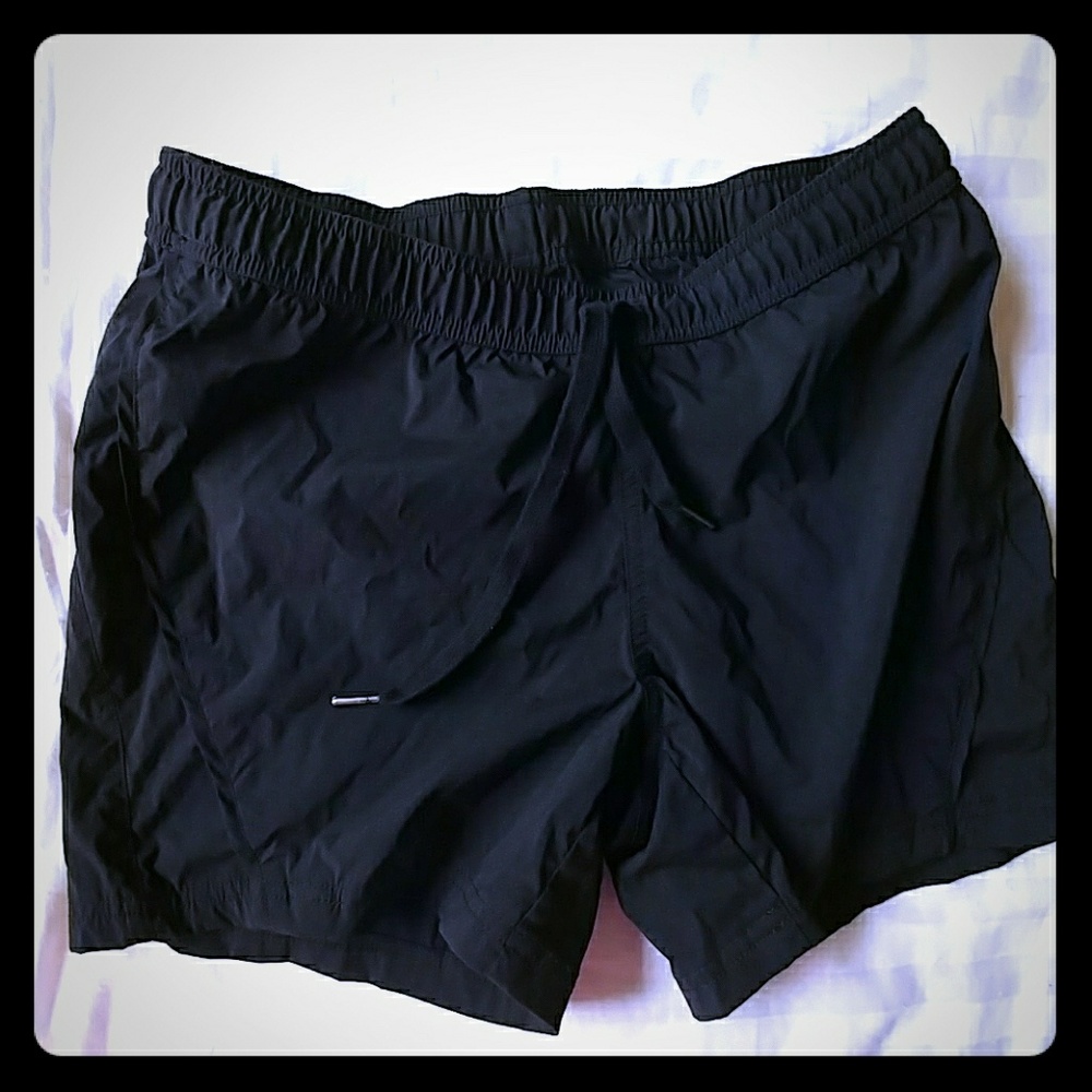 Ascend Black Board Shorts / Size Small