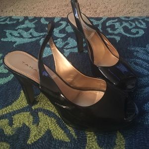 Black peep toe sling back pumps