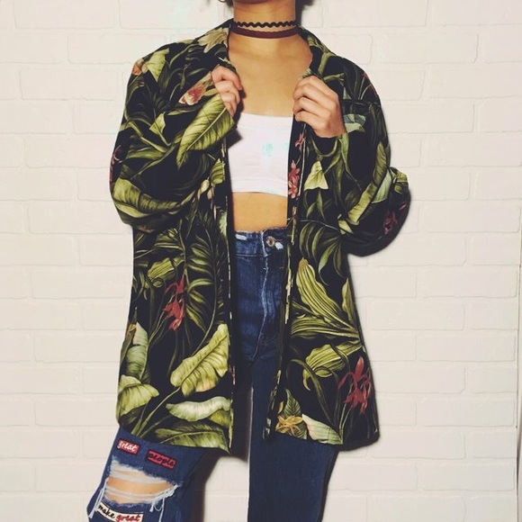 🚫SOLD🚫💲FLASH SALE 🆕 Paradise Jacket - Picture 4 of 4