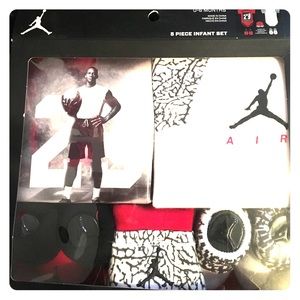 Jordan 5 piece infant set