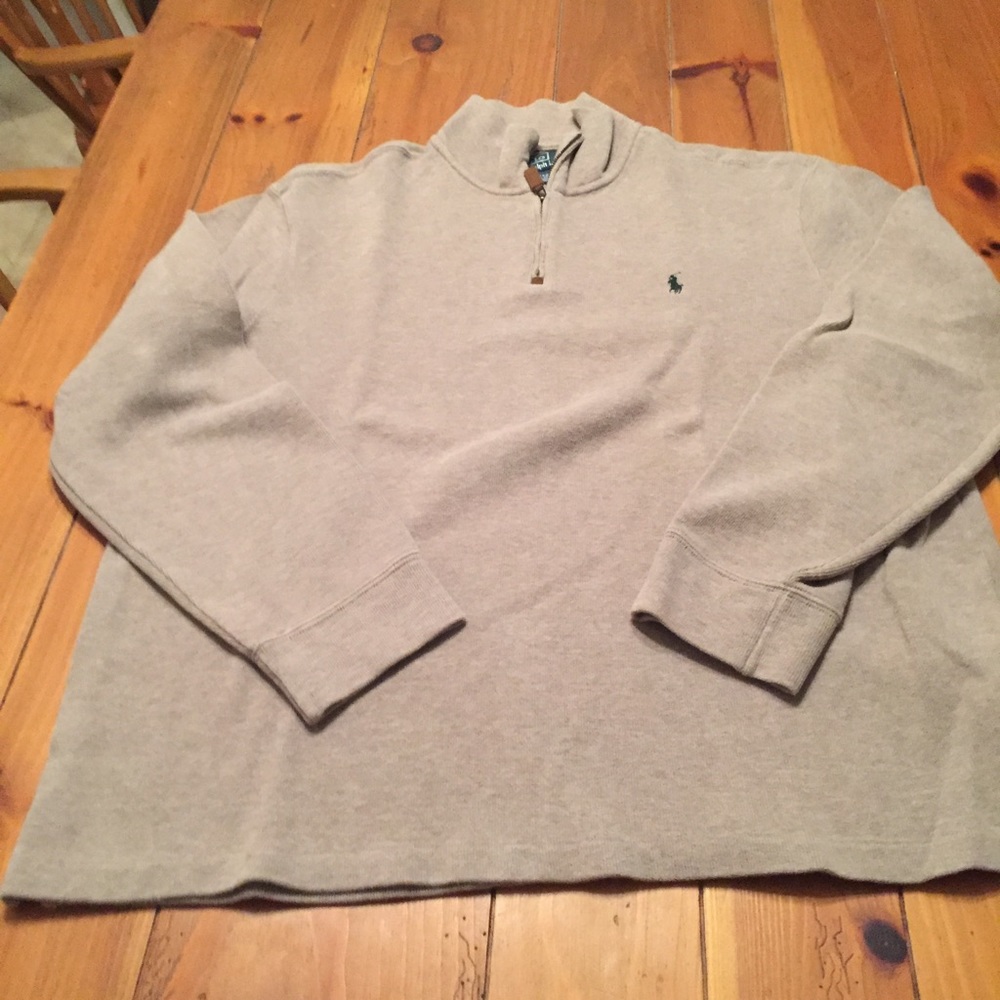 Polo pull over sweater