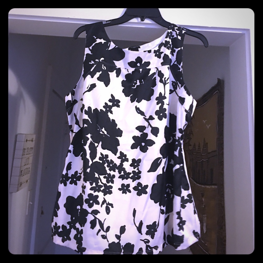 Ann Taylor Top Size M