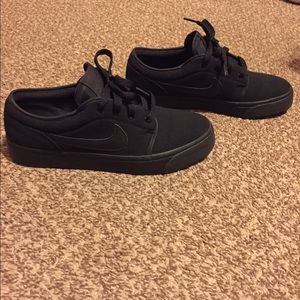 Nike skate shoes
